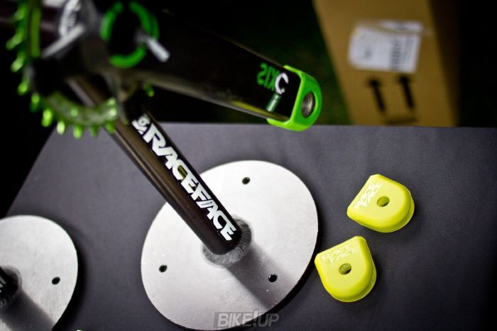 CRANK BOOT 2-PACK, SMALL,YELLOW