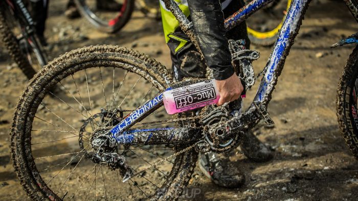 велошампунь MUC-OFF Nano Tech Bike Cleaner з розпилювачем 1л.