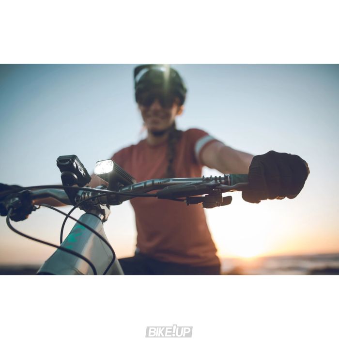 Переднє світло Lezyne MACRO DRIVE 1300XL Чорний 1300 люменів Y13