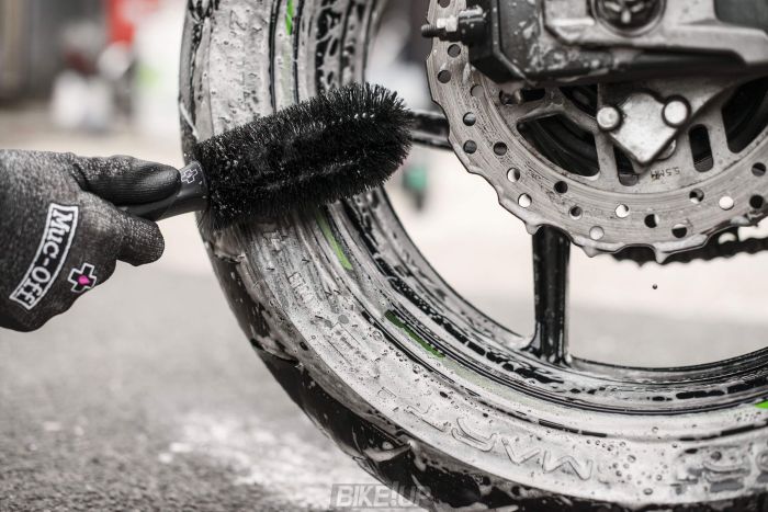 Щітка MUC-OFF для коліс